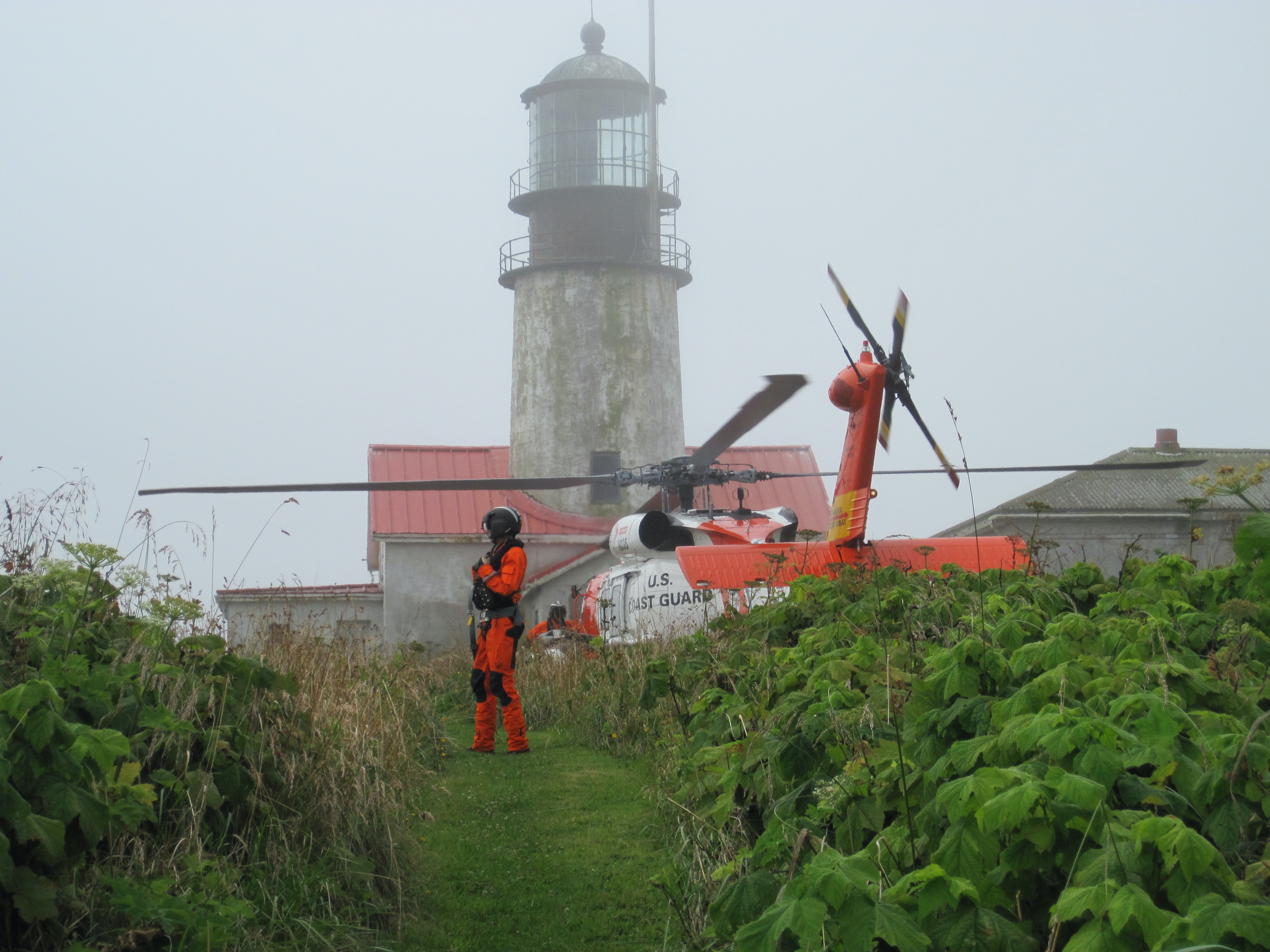 Flota TOP COPTER alineada en plataforma